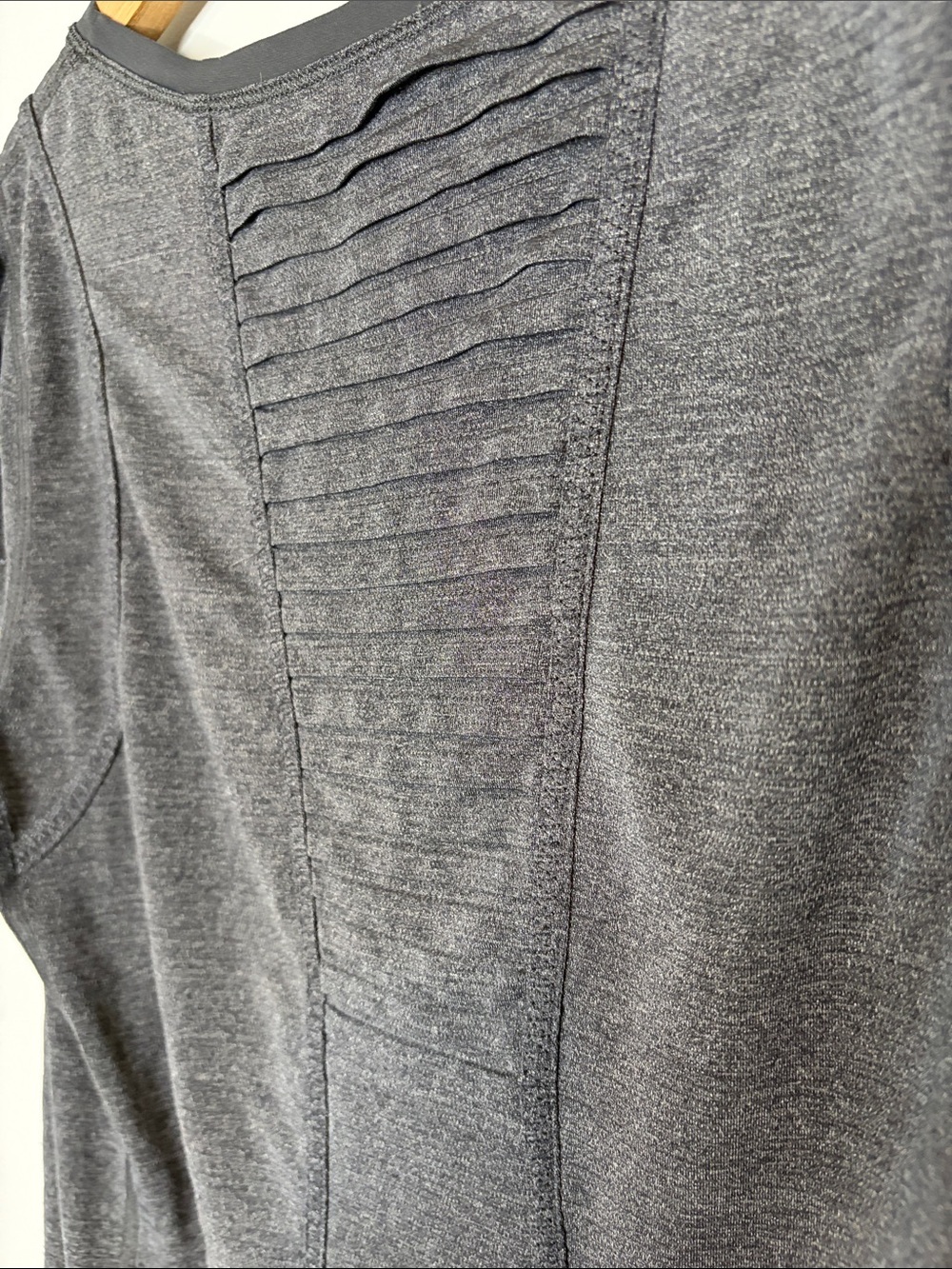 lululemon athletica Back on Track Charcoal Scoop Neck Short Sleeve Tee - Picture 5 of 9